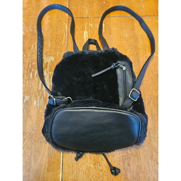 Small Black Fuzzy Furry Soft Backpack Purse Mini Backpack 90's Y2K Fashion - Picture 2 of 4